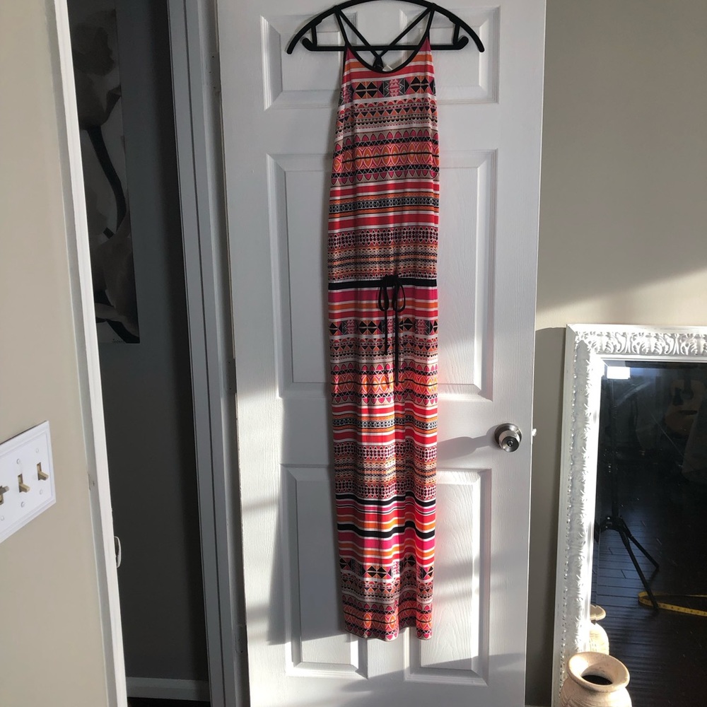 Beautiful maxi dress with tie at the waist open back